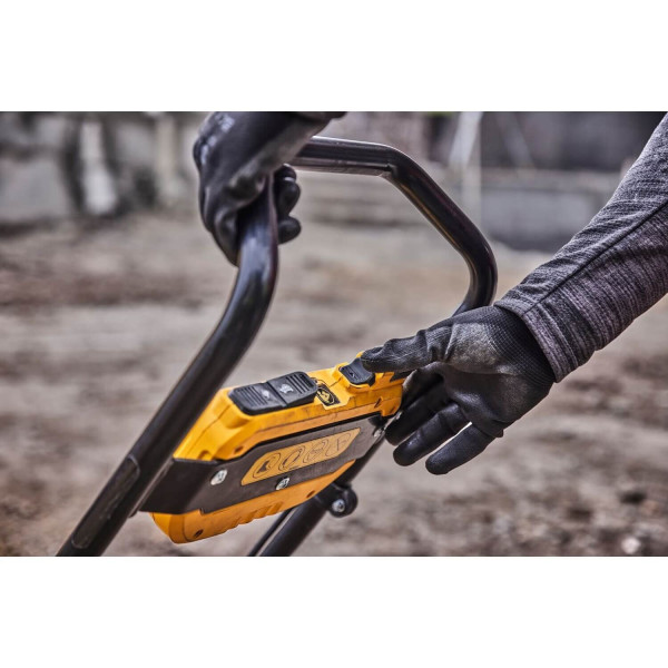 Вибрационная плита прямоходная аккумуляторная POWERSHIFT DeWALT DCPS7154N, без акб и з/у