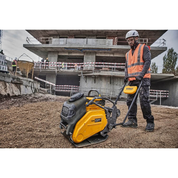 Вибрационная плита прямоходная аккумуляторная POWERSHIFT DeWALT DCPS7154N, без акб и з/у