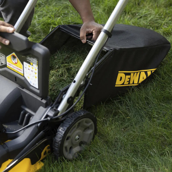 Газонокосарка акумуляторна  DeWALT DCMWP134W2, 2 акб 18 V 8 Ah, з/п