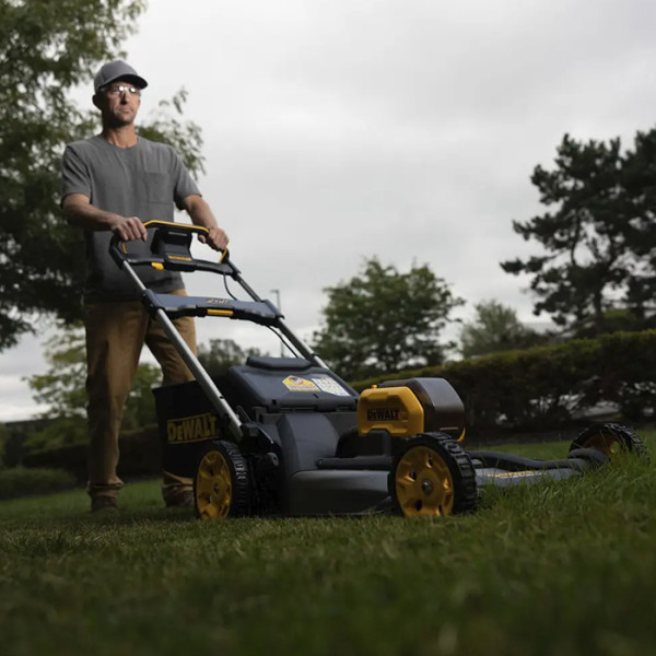 Газонокосарка акумуляторна самохідна DeWALT DCMWP500N, без акб та з/п