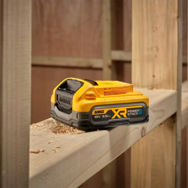 Акумуляторна батарея PowerStack DeWALT DCBP318