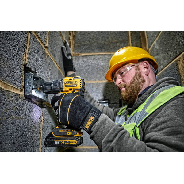Аккумуляторная дрель-шуруповерт DeWALT DCD708D2T, 2 акб 2 Ah, з/у в TSTAK