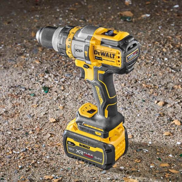 Аккумуляторная ударная дрель-шуруповерт DeWALT DCD999NT бесщеточная, без акб в чемодане