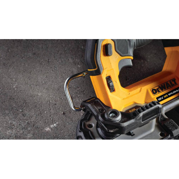 Аккумуляторная ленточная пила DeWALT DCS377NT, без акб в TSTAK