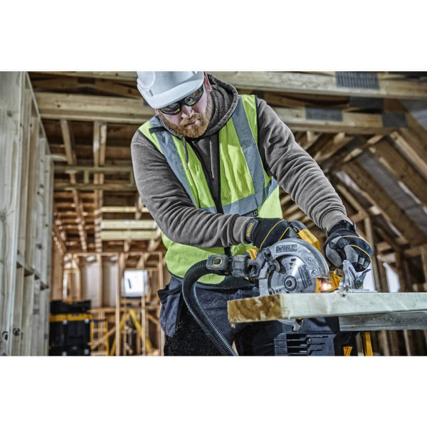 Аккумуляторная дисковая пила DeWALT DCS570N, без акб