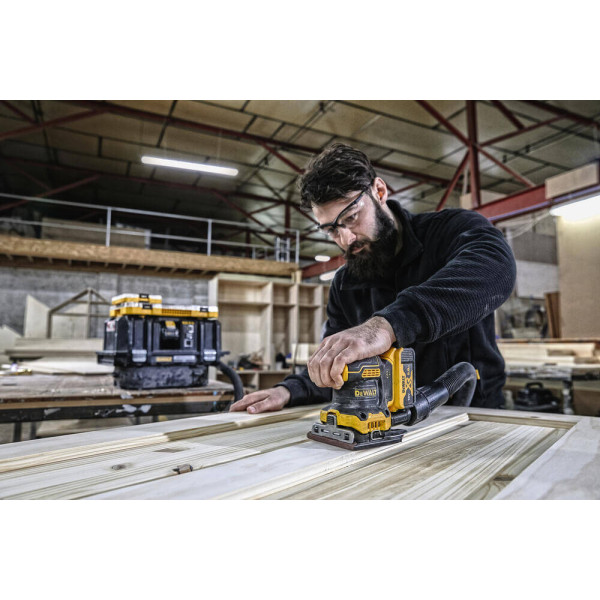 Аккумуляторная шлифмашина вибрационная DeWALT DCW200N, без акб