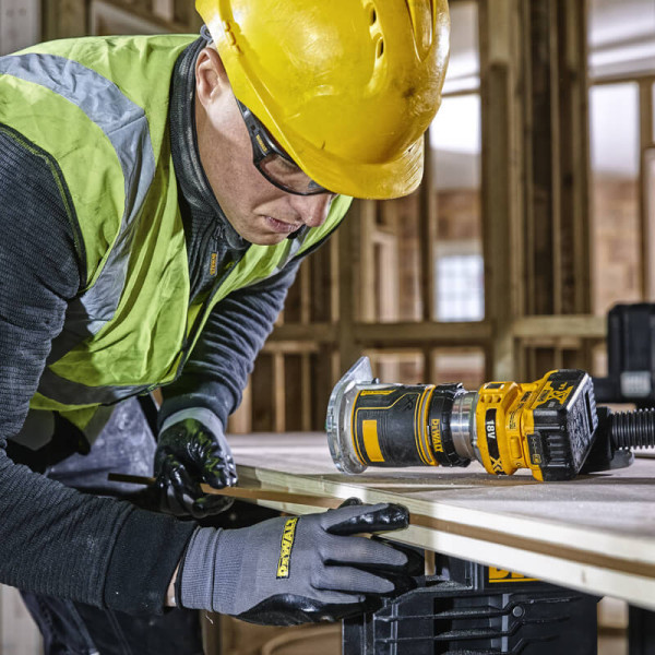 Аккумуляторный фрезер DeWALT DCW604N, без акб