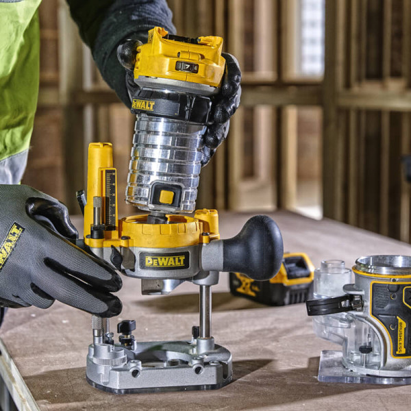 Аккумуляторный фрезер DeWALT DCW604N, без акб